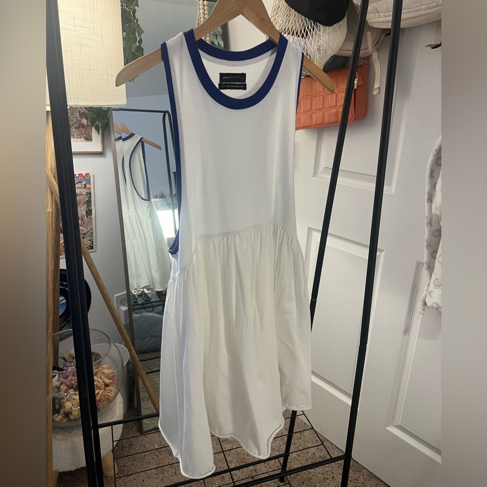 URBAN OUTFITTERS white dress